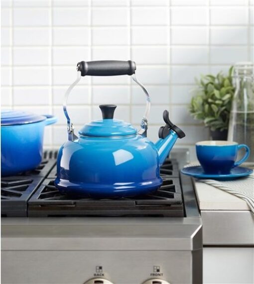 Le Creuset Whistling Kettle Blueberry - Image 2